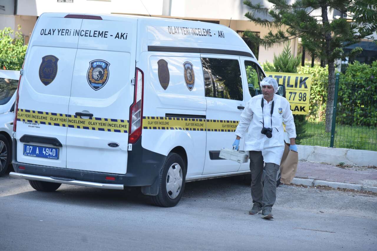 Anne ve kızı yataklarında ölü bulundu 1